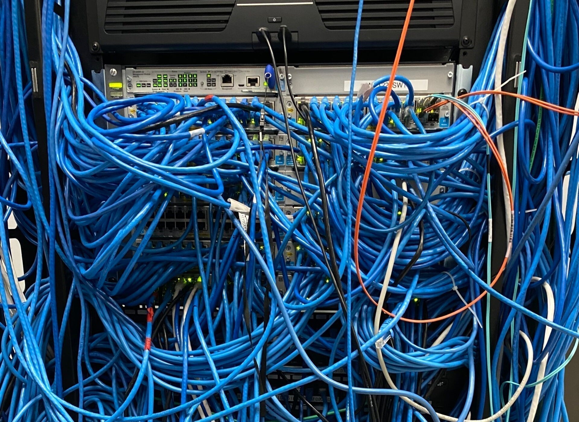 Our Server Rackcabinet Is A Mess – Help! – AMPCOM