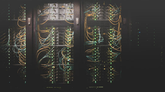 Cabo de fibra óptica blindado versus não blindado: seu guia completo para tomada de decisões em redes corporativas.