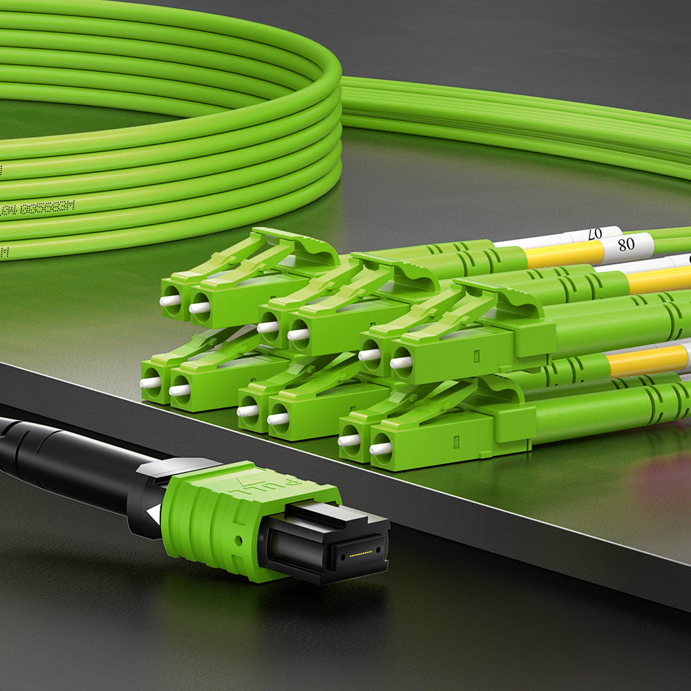 Cabo de fibra óptica multimodo OM5 50/125µm com 12 fibras óticas AMPCOM MPO-12.