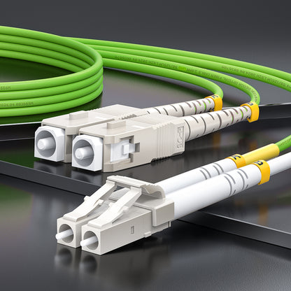 Cabo de fibra óptica duplex multimodo AMPCOM OM5 50/125 μm LC para LC, com revestimento LSZH de 2.0 mm.