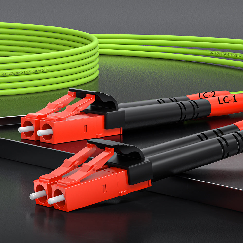 Cabo de fibra óptica duplex multimodo AMPCOM OM5 50/125 μm LC para LC, com revestimento LSZH de 2.0 mm.